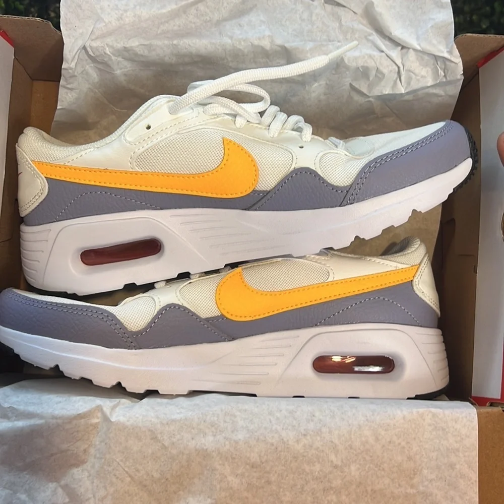 NEW 2023 Nike Air Max SC GS 'Sail Laser Orange size 7Y Bg Lifestyle 8 women’s​